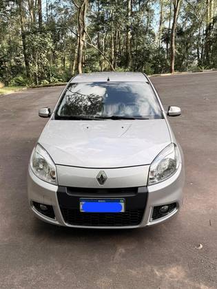 RENAULT SANDERO 1.6 PRIVILÉGE 16V FLEX 4P AUTOMÁTICO